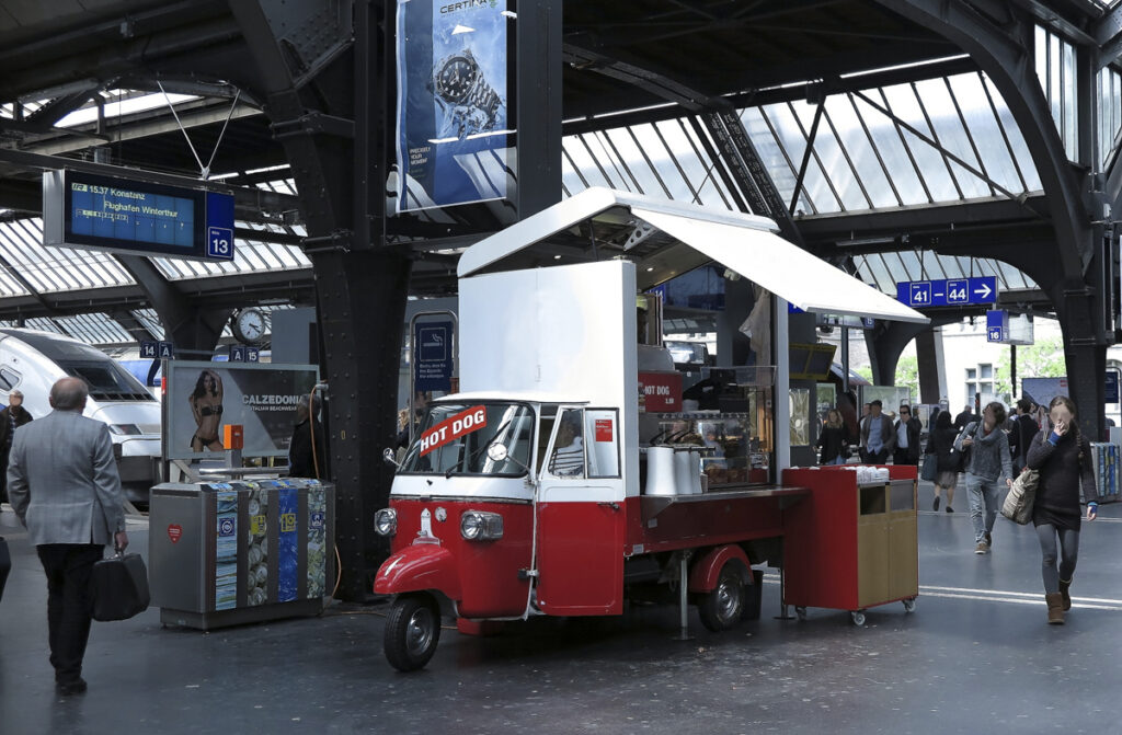 画像に alt 属性が指定されていません。ファイル名: kitchen-car-1024x671.jpg